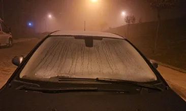 Elazığ’da araçların camlar buz tuttu