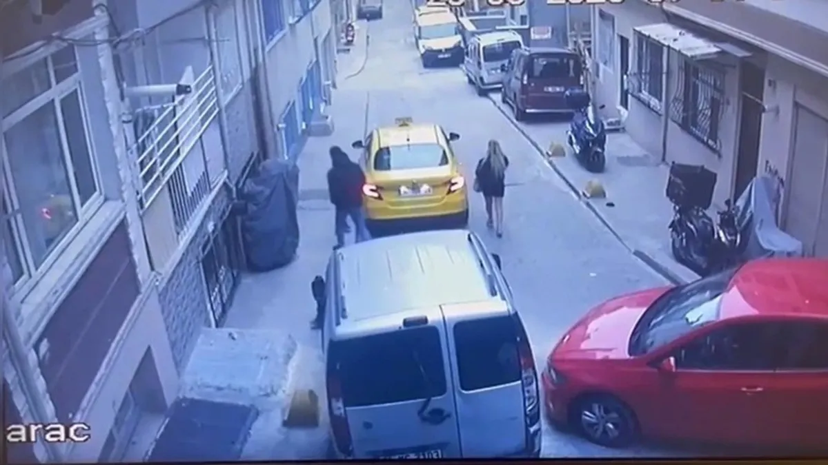 Bin lirasını geri alamayınca dehşet saçtı! Kadının bindiği taksiye kurşun yağmuru