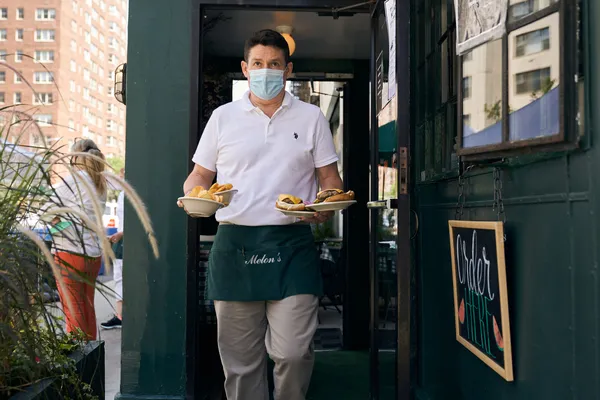 garsonlar-bu-habere-sevinecek-kidem-tazminatlari-hesaplanirken-bahsisler-de-sayilacak-1612658094281.jpg Garsonlara sevindirici haber! Bahşişler de artık kıdem tazminatında sayılacak - 1