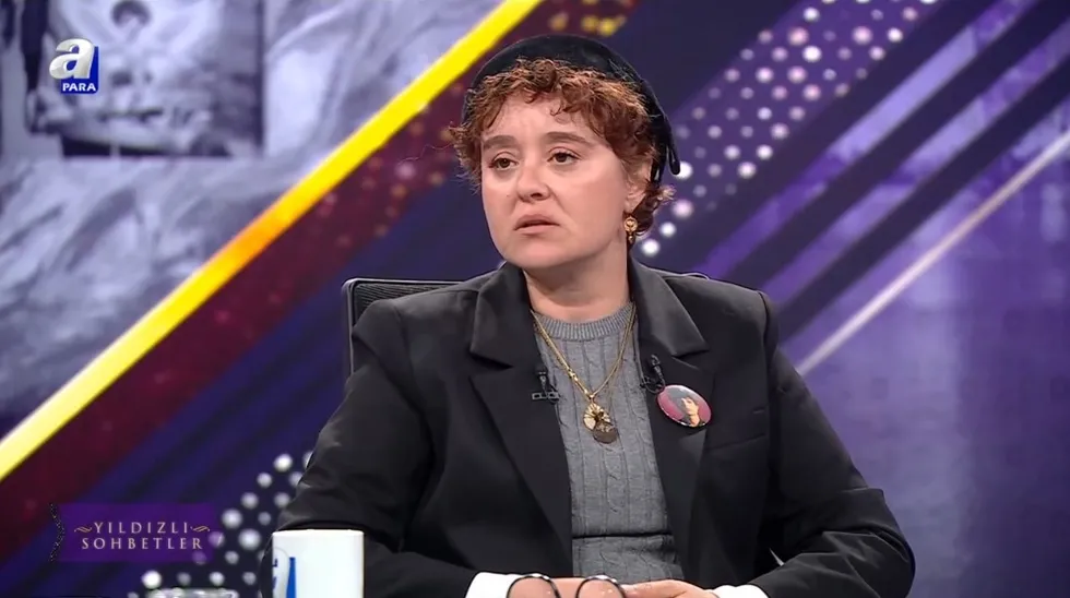 yasemin-minguzzi-a-parada-o-bicak-darbeleri-tum-turkiyeye-saplandi-trabzonspora-tesekkur-1781554222263.jpg Yasemin Minguzzi A Para'da: "O bıçak darbeleri tüm Türkiye'ye saplandı" | Trabzonspor'a teşekkür - 1