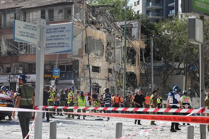 Tel Aviv’e füze yağdı... Katil İsrail’de büyük yıkım! A Haber’de çarpıcı sözler: ’Demir Kubbe’ efsanesi kestane oldu