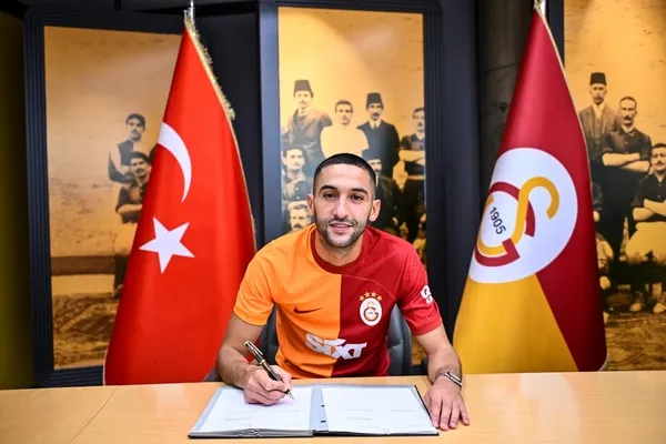 Hakim Ziyech Galatasaray’da! KAP’a bildirildi | Ziyech RAMS Park’ta taraftara üçlü çektirdi