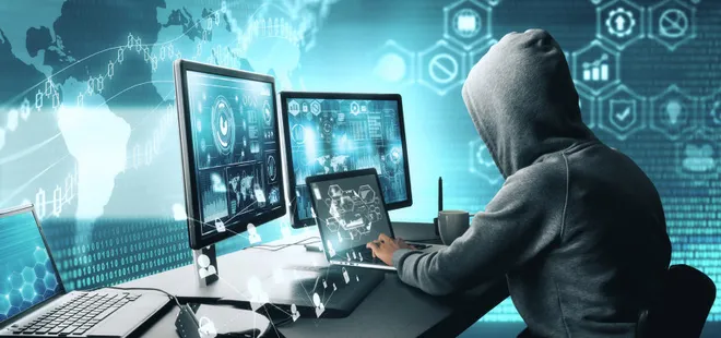 22 yaşındaki hacker çetesi liderine operasyon! Halktan çaldığı parayla yaşadığı lüks hayat çileden çıkardı