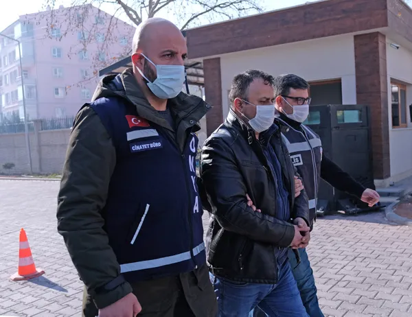 1611473033921.jpg Anne ve babasının ölümünü böyle izledi! Konya'da dehşete düşüren olay - 3