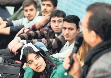 İBB gençleri yarı yolda bıraktı! İmamoğlu'nun yolsuzlukları öğrencileri vurdu