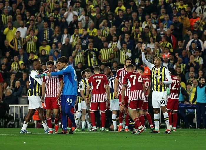 Fenerbahçe Olympiakos’a penaltılarda yenilerek Avrupa’ya veda etti!