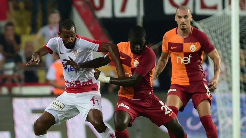 Antalyaspor - Galatasaray maçından kareler