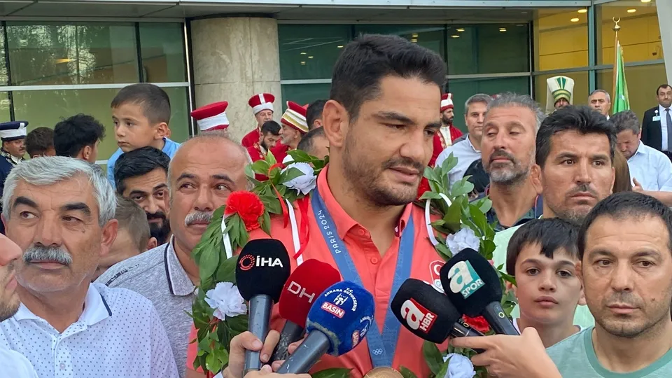 Taha Akgül’den hakemlere sert tepki! Ülkenin kaderiyle oynadılar