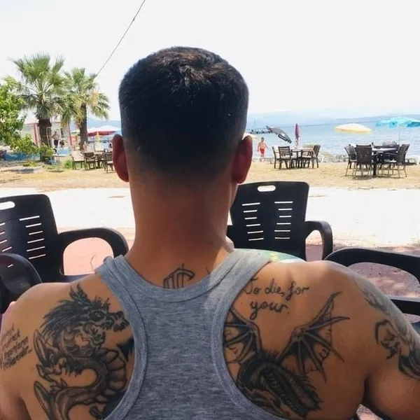 balikesirde-ejderha-dovmeli-psikopat-yakalandi-genc-kizlara-dehseti-yasattilar-1671097198927.jpg Balıkesir’de ejderha dövmeli psikopat yakalandı! Genç kızlara dehşeti yaşattılar - 4