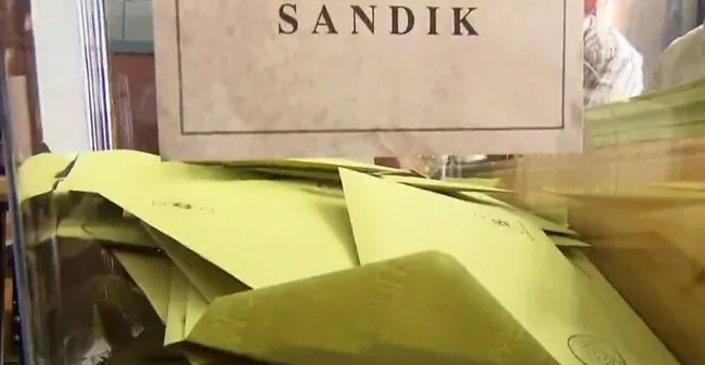 Davutoğlu hakkında bomba iddia: Seçimleri kaybedince kutlama yaptı! Davutoğlu ve ekibi neyi kutladı?