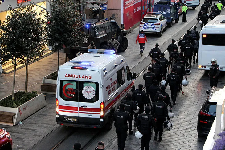 Beyoğlu'ndaki patlama sonrası olay yerinden görüntüler!
