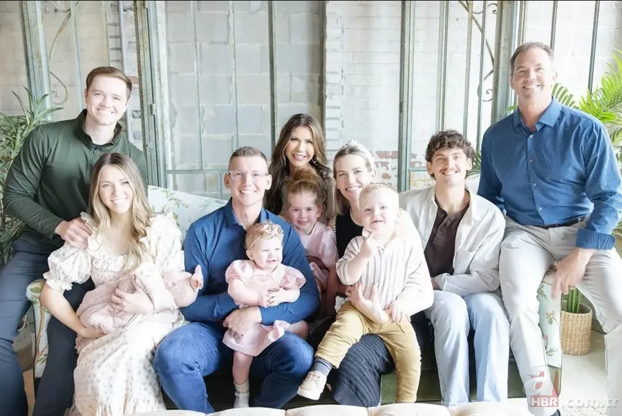 ABD'nin Güvenlik Bakanı Noem kendini koruyamadı! Restoranda çantasını çaldırdı 2