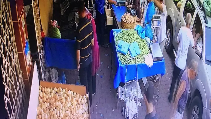 Hastanede skandal! Baygın haldeki hastayı güvenliğin önünde… - 1