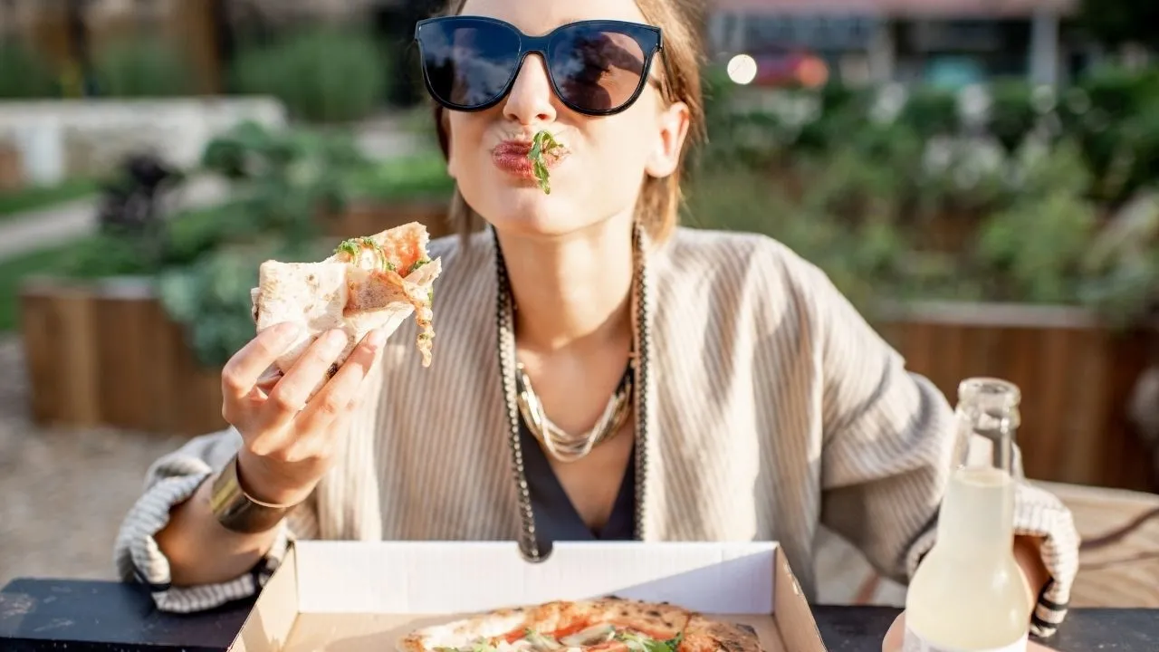 Araştırma ortaya koydu: Tok olsak bile neden yiyoruz?