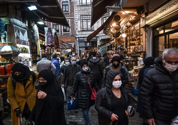 Bilim Kurulu üyesi Tezer açıkladı: Koronavirüs geçirenler aşı olacak mı?