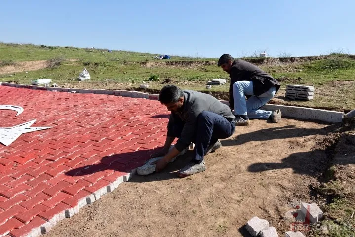 Suriye sınırına dev Türk bayrağı yapıldı 3