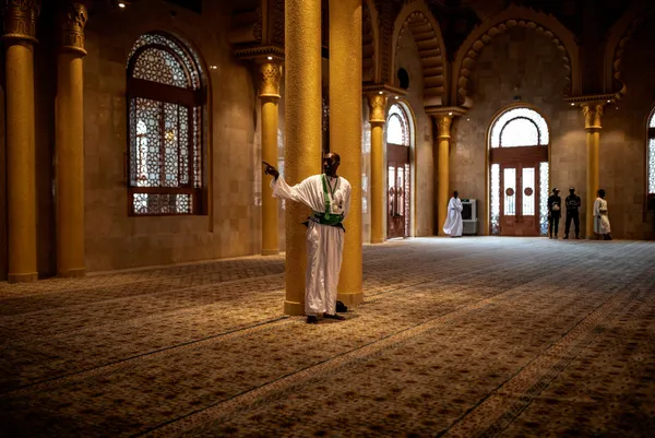 Batı Afrika’nın en büyük camisi ibadete açıldı - 4
