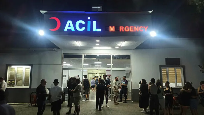 İzmir Seferihisar açıklarındaki teknede yangının ardından patlama: 6 yaralı - 1