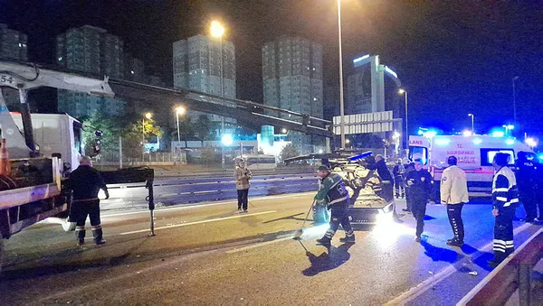 Zeytinburnu D-100 Karayolu'nda feci kaza - 1
