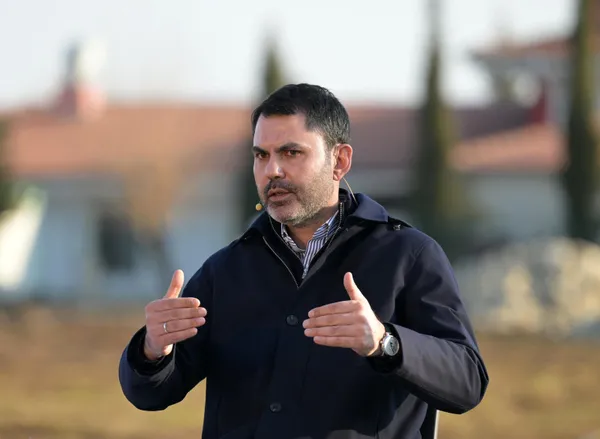 cevre-ve-sehircilik-bakani-murat-kurum-esnafa-gecici-is-yeri-imkani-saglayacagiz-1677233977381.jpg Çevre ve Şehircilik Bakanı Murat Kurum: Esnafa geçici iş yeri imkanı sağlayacağız - 1