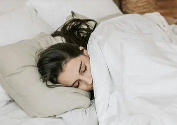 Gündüz saatlerinde meyve tüketmek uykusuzluğa iyi geliyor!