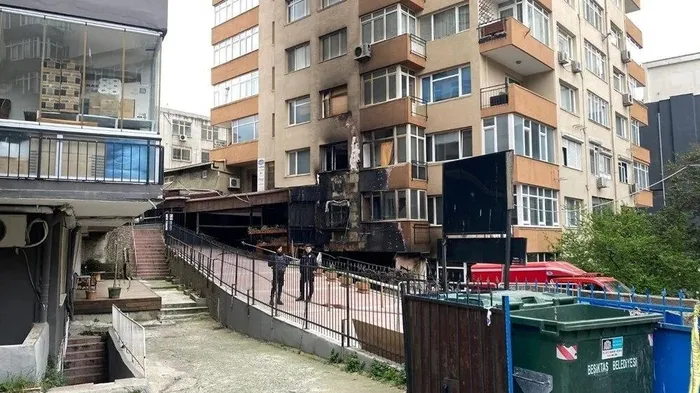 besiktastaki-yangin-faciasinda-gozalti-sayisi-yukseldi-1712269273753.jpeg Beşiktaş'taki yangın faciasında gözaltı sayısı yükseldi! - 1