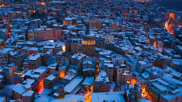 istanbulda-masalsi-manzara-beyazlar-icindeki-galata-kulesi-hayran-birakti-1643782820303.jpg İstanbul’da masalsı manzara! Beyazlar içindeki Galata Kulesi hayran bıraktı - 3