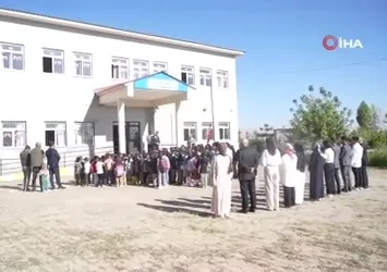 Muş'ta ilk ders zili çaldı