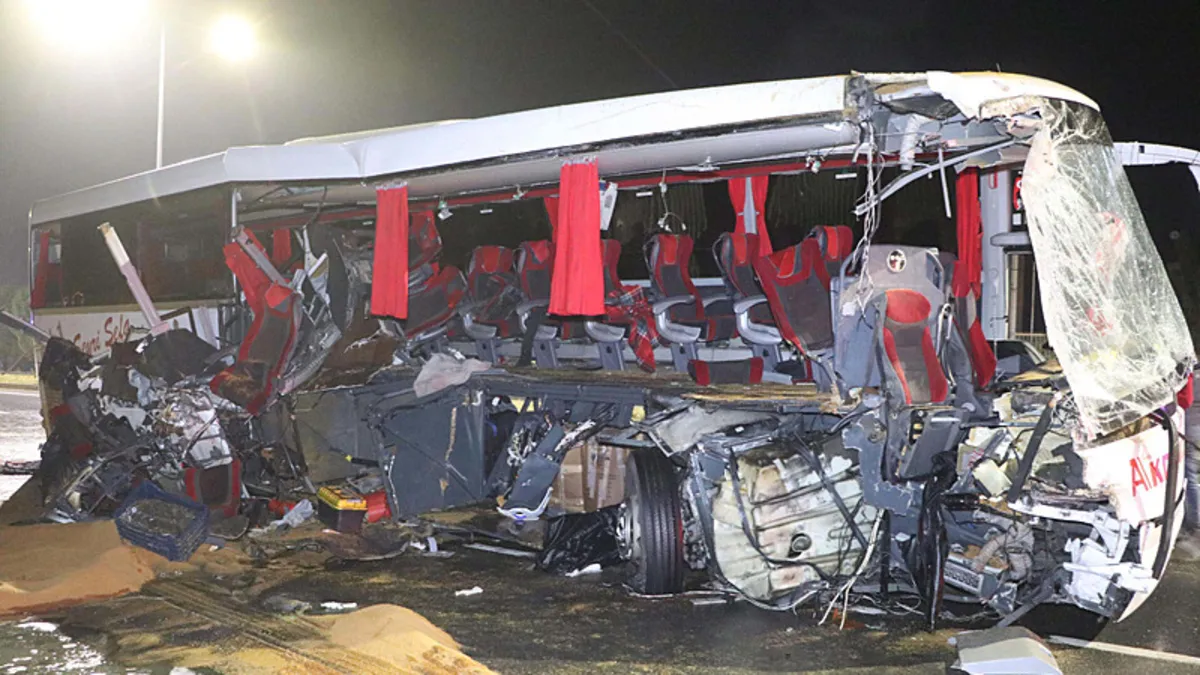 Denizli'deki otobüs kazasında yaralanan İngiliz kadın 3 gün sonra öldü