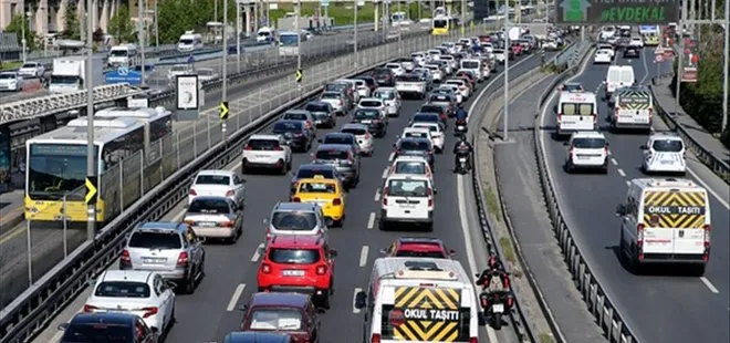 İstanbul’da yoğun trafik: Köprülerde durma noktasına geldi