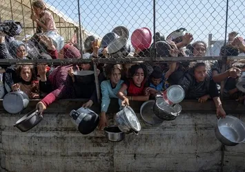 Gazze'de 1 milyon kadın ve çocuk açlıkla savaşıyor!