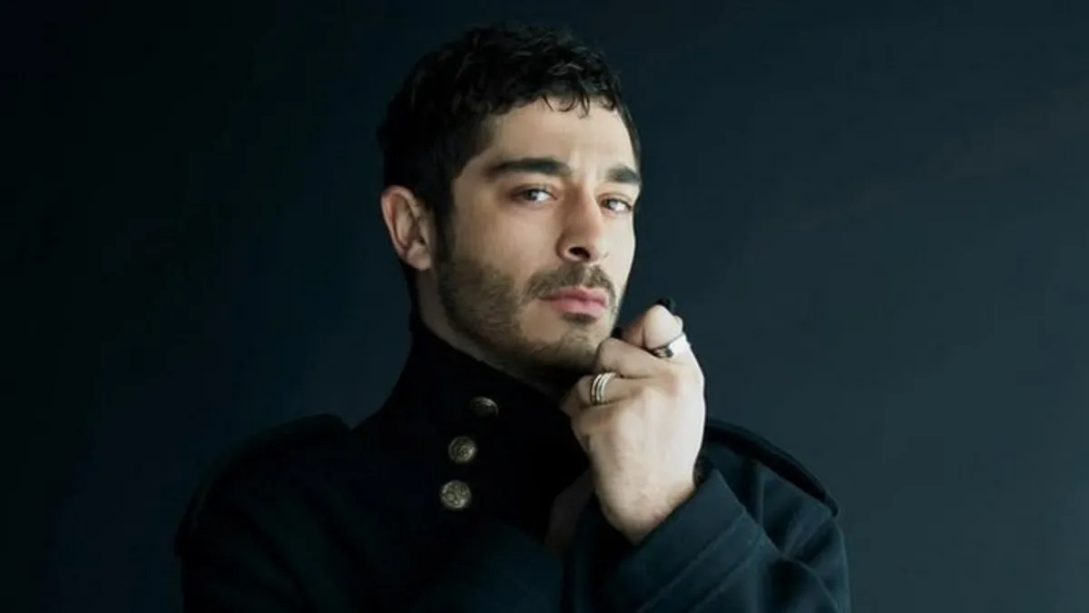 Bir Gece Masalı'nın Mahir'iydi! Burak Deniz'in yeni aşkı ünlü ressam çıktı