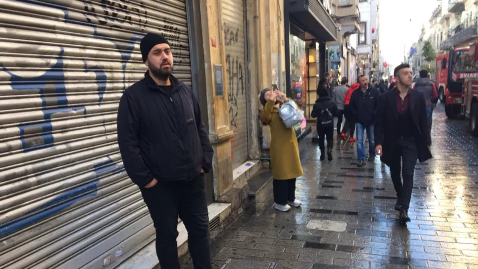 İstanbul'da İstiklal Caddesi'nde panik anları! Görenler telefonuna sarıldı