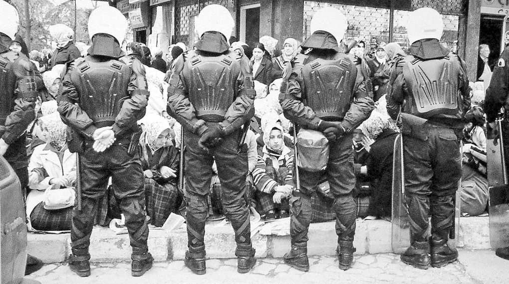 Bir özgürlük mücadelesi "Başörtüsü"