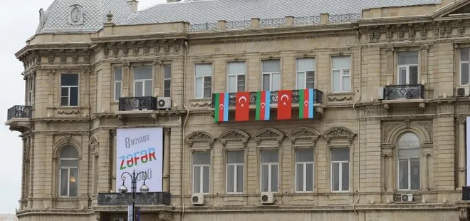 Son dakika: Bakü sokakları Türk bayrakları ile süslendi