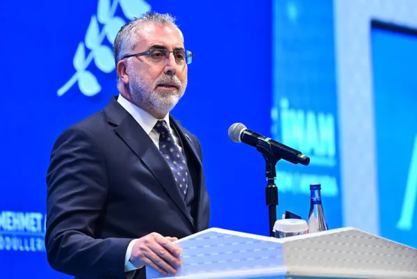 Kamu işçileri için kritik toplantı! Sözleşme imzalandı: Ücret artışları eşitlendi