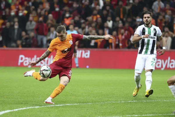 galatasarayda-flas-ayrilik-kapa-bildirildi-1661626535693.jpg Galatasaray'da flaş ayrılık: KAP'a bildirildi - 4