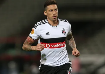 Beşiktaş'tan Jose Sosa'ya 3 gün süre!