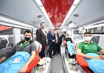 Büyükşehir’den Kızılay’a anlamlı bağış