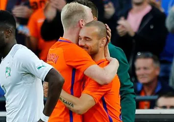 Wesley Sneijder tarihi değiştirdi!