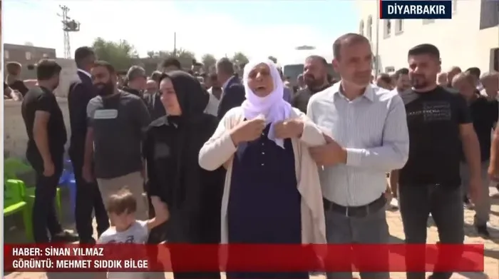 Türkiye Narin'i uğurladı! Küçük kızın cenazesinde gözyaşları sel oldu - 2