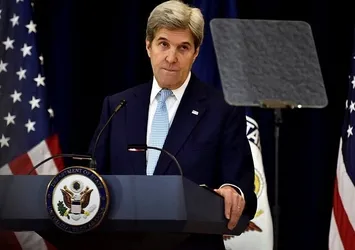 John Kerry İsrail'i topa tuttu