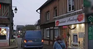 Hiç gitmediği köye servet bıraktı