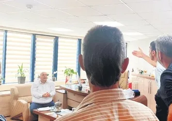 CHP'li belediyelerden EYT'lilere zulüm! ABB'den sonra İzmit Belediyesi de tazminatları vermedi: İşçiler binayı bastı