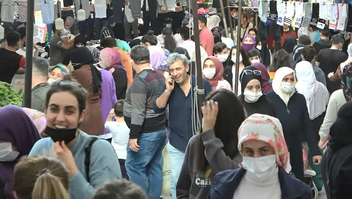 Koronavirüsten korkuyoruz kurallara uymuyoruz!