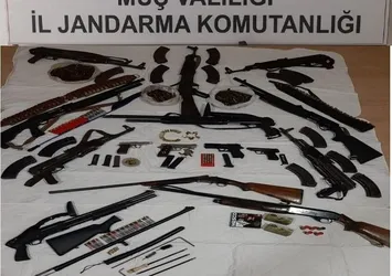 Muş’ta silah ve mühimmat ele geçirildi
