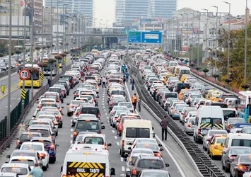 Bunu takmayanlar trafiğe çıkamayacak! Araç sahipleri dikkat! Son tarih netleşti | TTB nedir, nereden alınır?