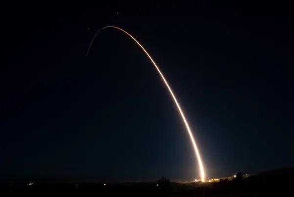 abd-nukleer-harp-basliksiz-minuteman-iii-fuzesi-ile-atmosfere-donus-araci-test-etti-1676080334656.jpg ABD Minuteman III füzesi ile atmosfere dönüş aracı test etti - 3