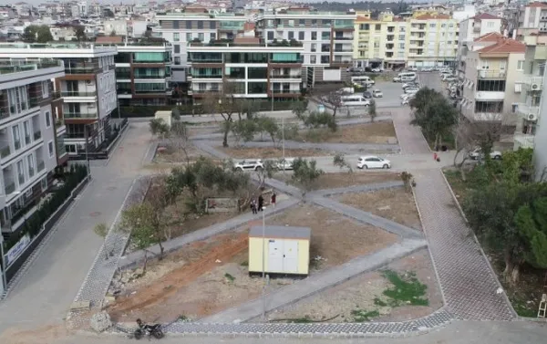 CHP'nin heykel projelerinin ardı arkası kesilmiyor! İzmir'e bir heykel daha yaptılar - 5
