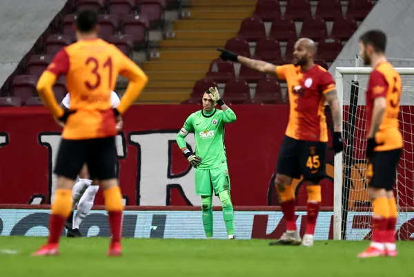 Galatasaray transfer haberleri son dakika | Galatasaray'dan sürpriz transfer hamlesi! 2 oyuncu için çalışmalar başladı - 1